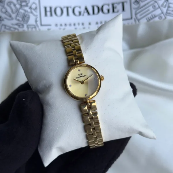 DW Elan (Analog Watch) – Gold