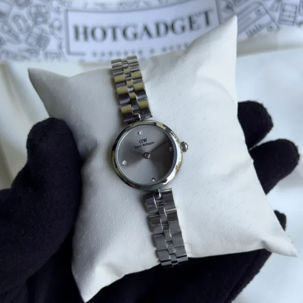 DW Elan (Analog Watch) – Grey Dial / Silver Strap