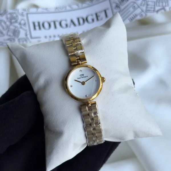 DW Elan (Analog Watch) – White Dial / Gold Strap