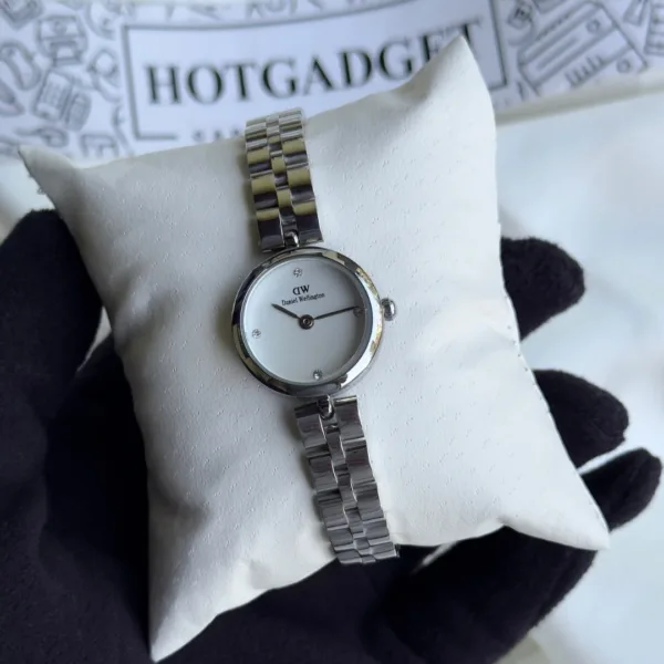 DW Elan (Analog Watch) – White Dial / Silver Strap