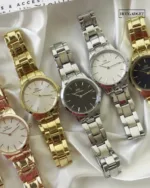 DW Iconic Link (Analog Watch) – White Dial / Rose Gold Strap – video