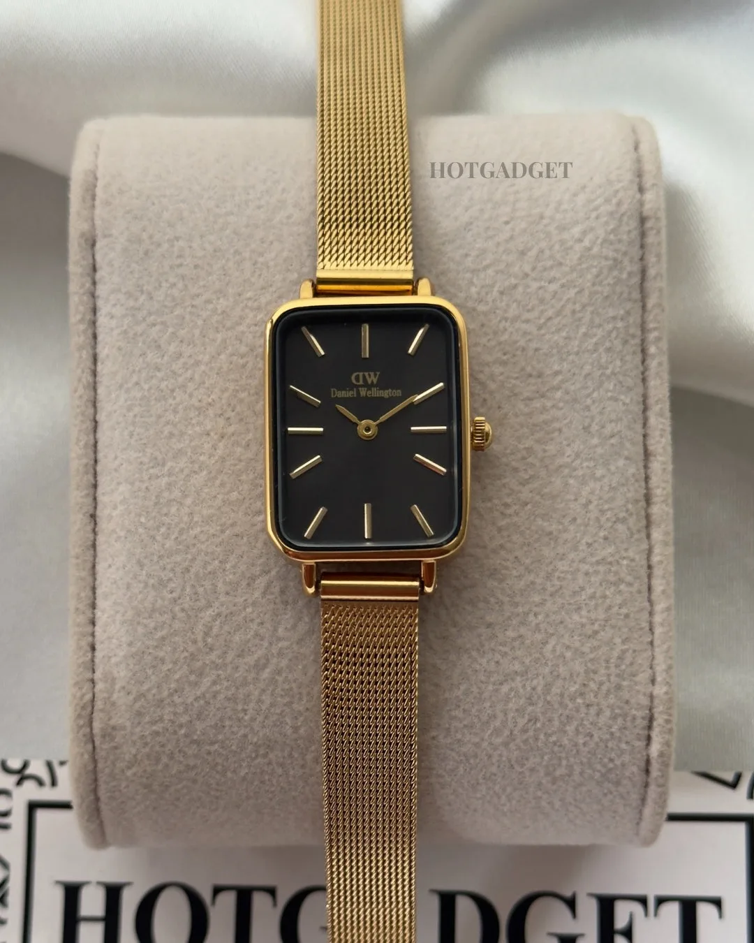 DW Quadro (Analog Watch) DW Quadro (Analog Watch) – Black Dial / Gold Mesh Strap