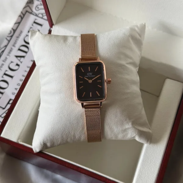 DW Quadro (Analog Watch) – Black Dial / Rose Gold Mesh Strap