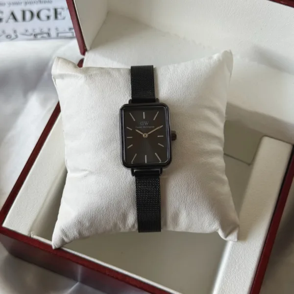 DW Quadro (Analog Watch) – Black – Mesh Strap