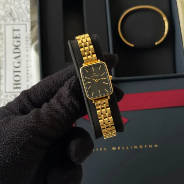 DW Quadro + Classic Bracelet (Combo) – Black Dial / Gold Strap