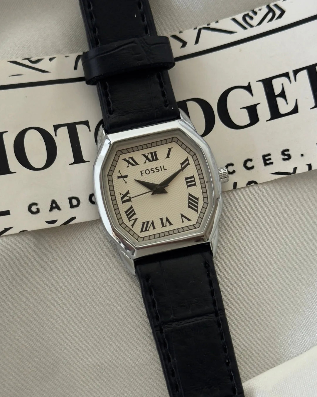 Fossil-Harlow (Analog Watch) Fossil-Harlow (Analog Watch) – White Dial / Black Strap