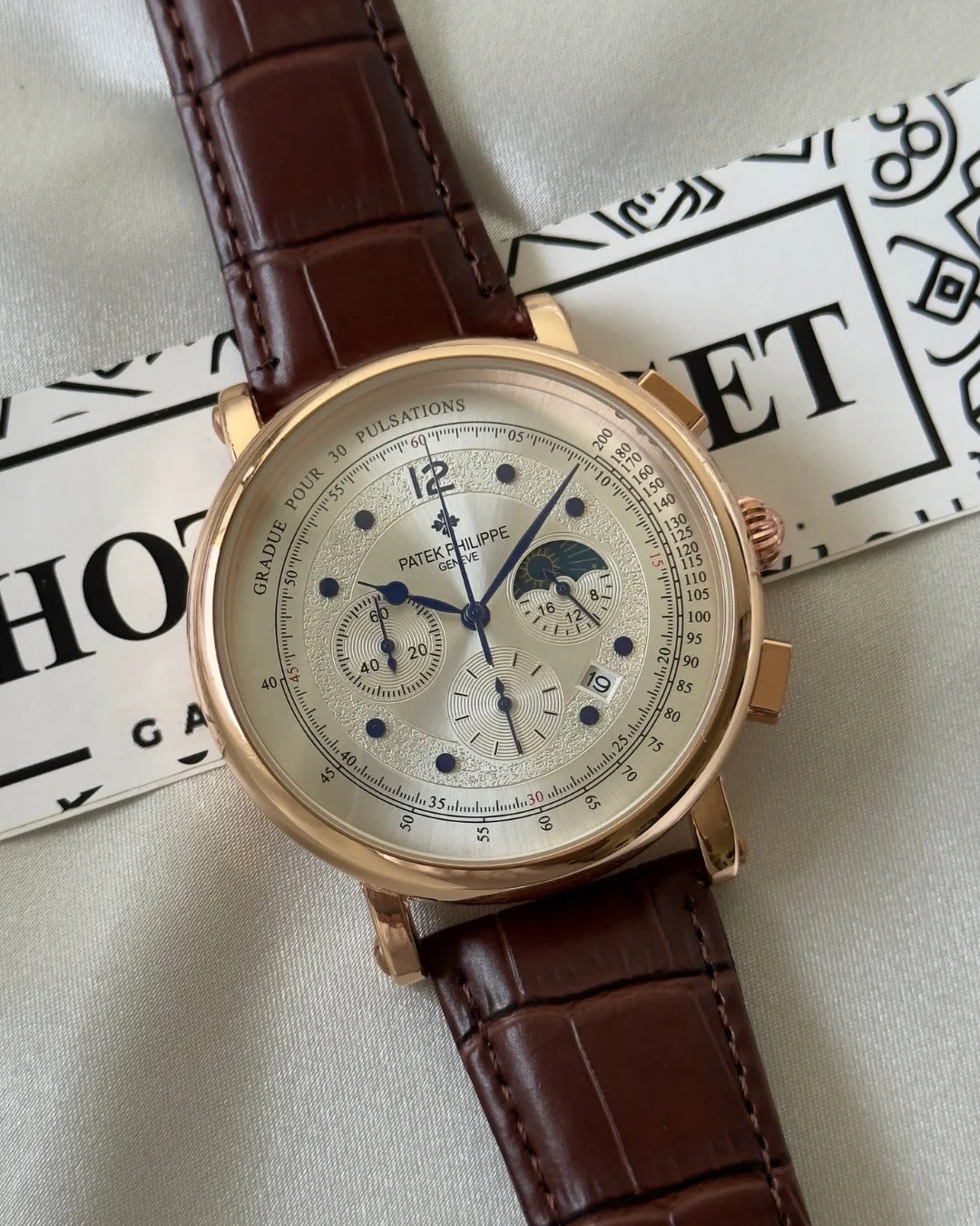 PP Perpetual - (Analog Watch) PP Perpetual - (Analog Watch)