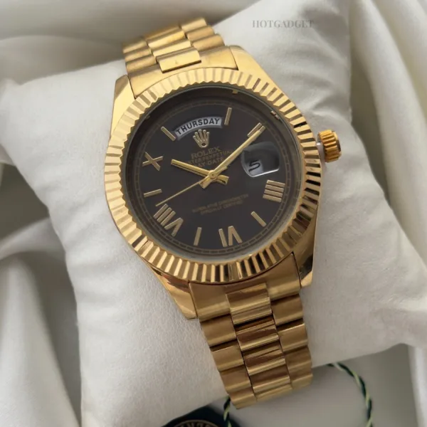 RLX Day-Date 40 – Oyster 18K – Black Dial / Gold Strap