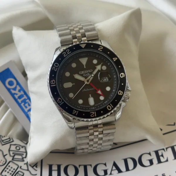 SKO-5 Sports (Analog Watch) – Black Dial / Silver Strap – Black Bezel