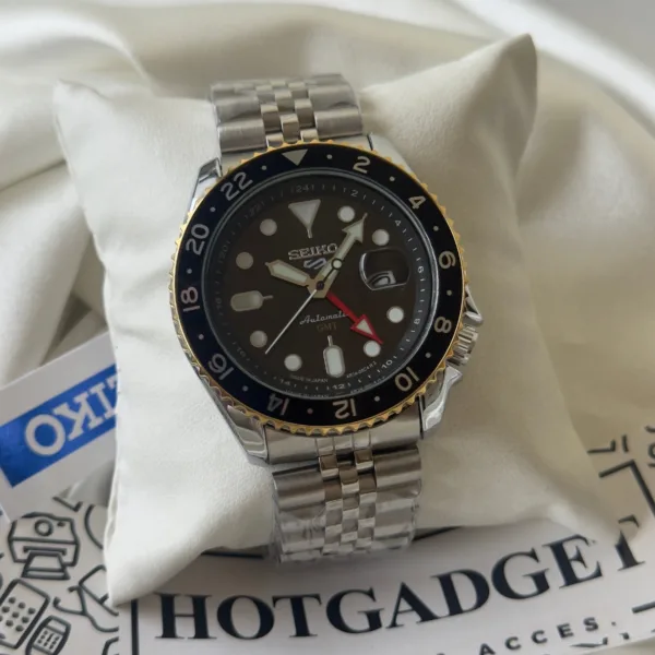 SKO-5 Sports (Analog Watch) – Black Dial / Silver Strap – Gold Bezel