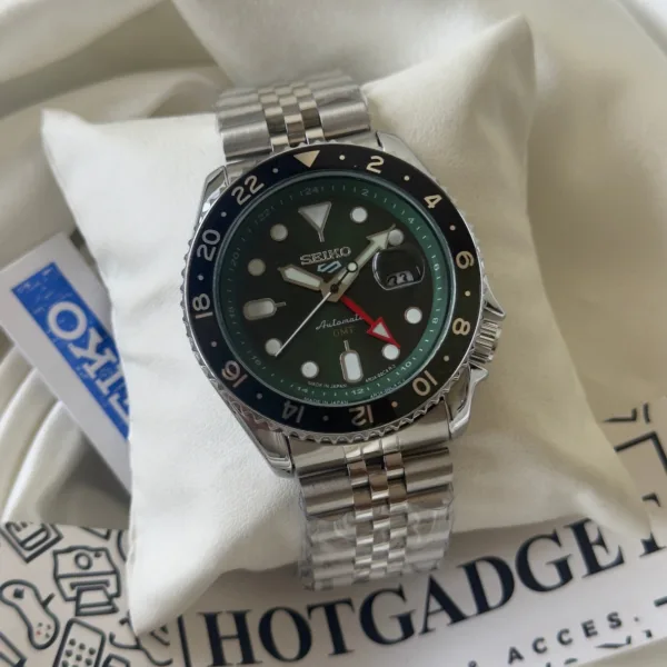 SKO-5 Sports (Analog Watch) – Green Dial / Silver Strap