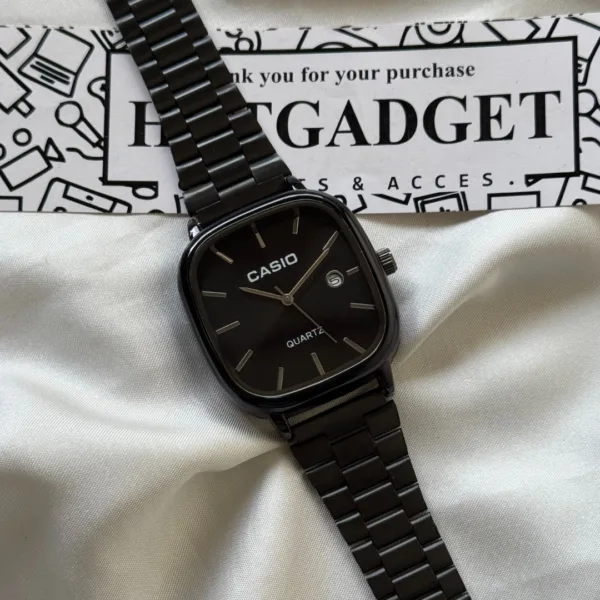 Vintage Classic (Analog Watch) – Black