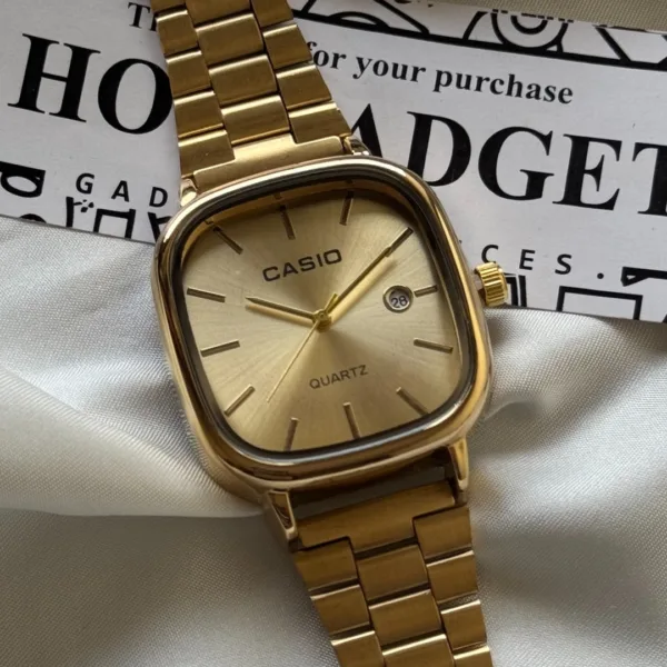 Vintage Classic (Analog Watch) – Gold