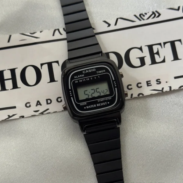 Vintage D124 Black (Digital Watch)