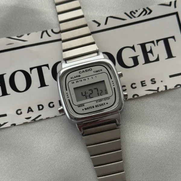 Vintage D124 Silver (Digital Watch)