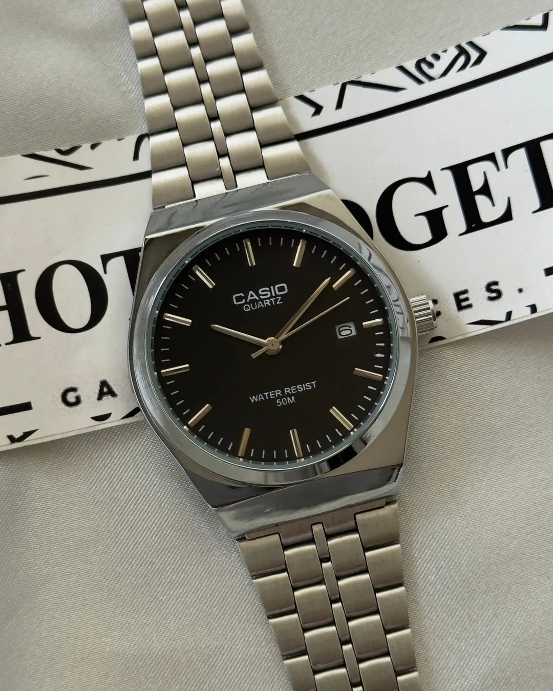 Vintage Enticer A2199 (Analog Watch) Vintage Enticer A2199 (Analog Watch) – Black Dial / Silver Strap